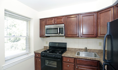 1143 Kennedy Blvd. 1-2 Beds Apartment for Rent Photo Gallery 1